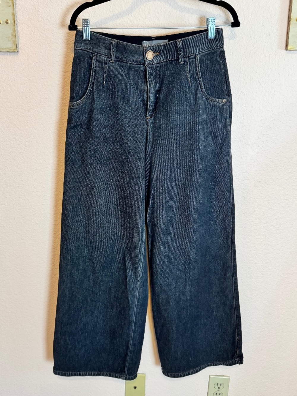 Minimalist chic Wit & Wisdom Whitney wide leg jeans black wash Sz 4